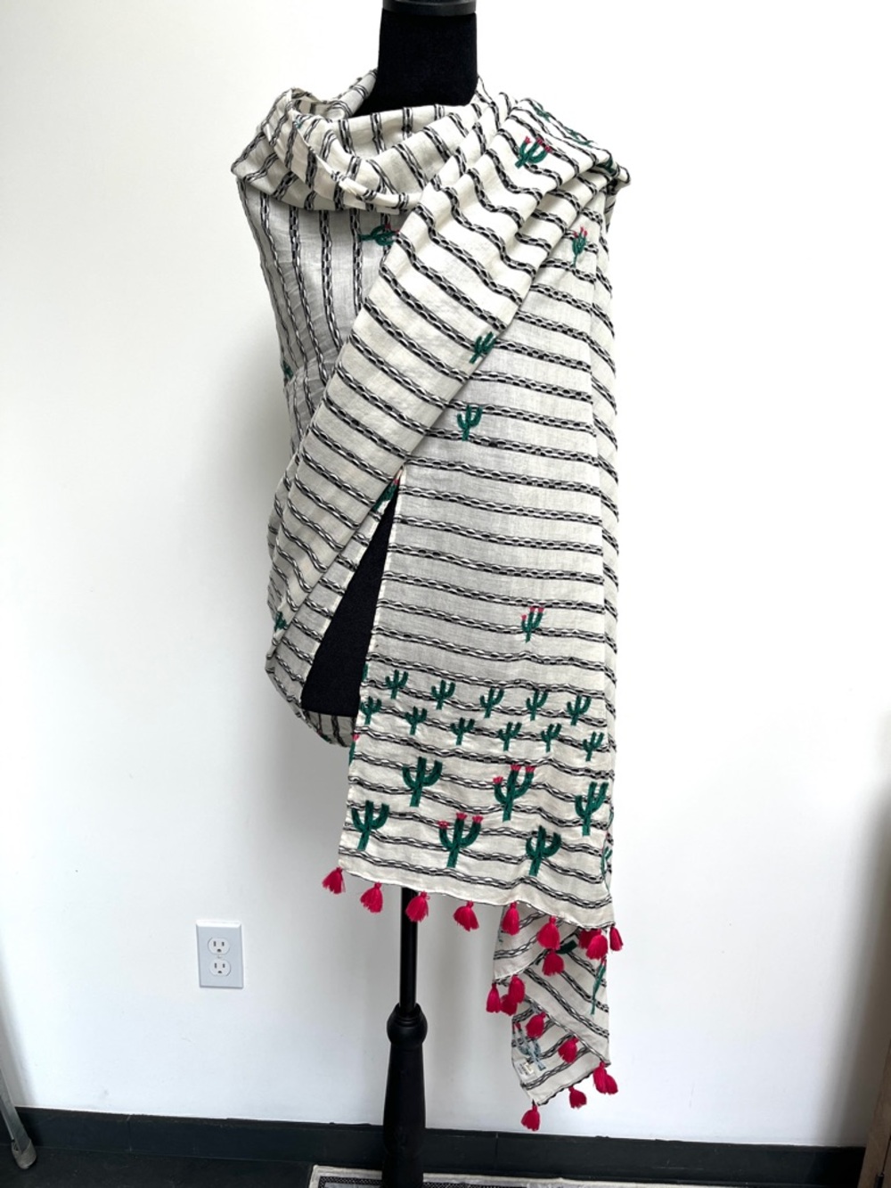 Anthropologie, large cactus scarf, wrap by Seen/worn/kept. - Picture 2 of 12